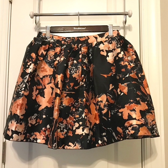 Speechless juniors peach & white floral on black miniskirt—lots of volume! (5) - Picture 1 of 16